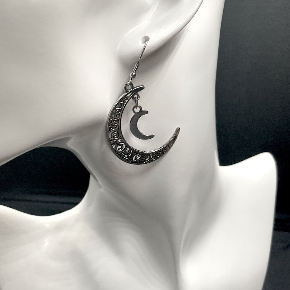 Hollow-out Moon Earrings l Dangle l Hook l New - Picture 4 of 4